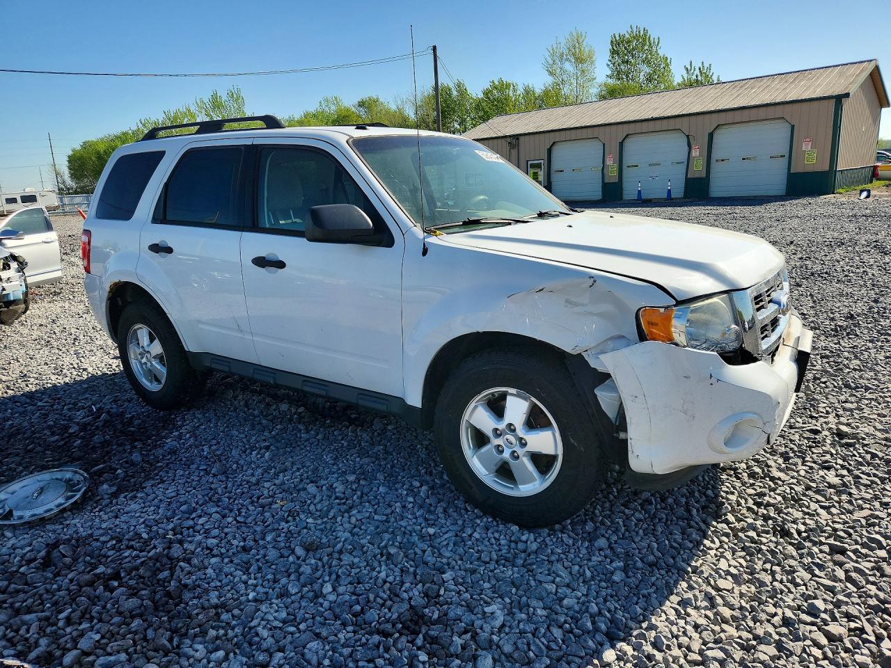 2011 FORD ESCAPE XLT photo 4