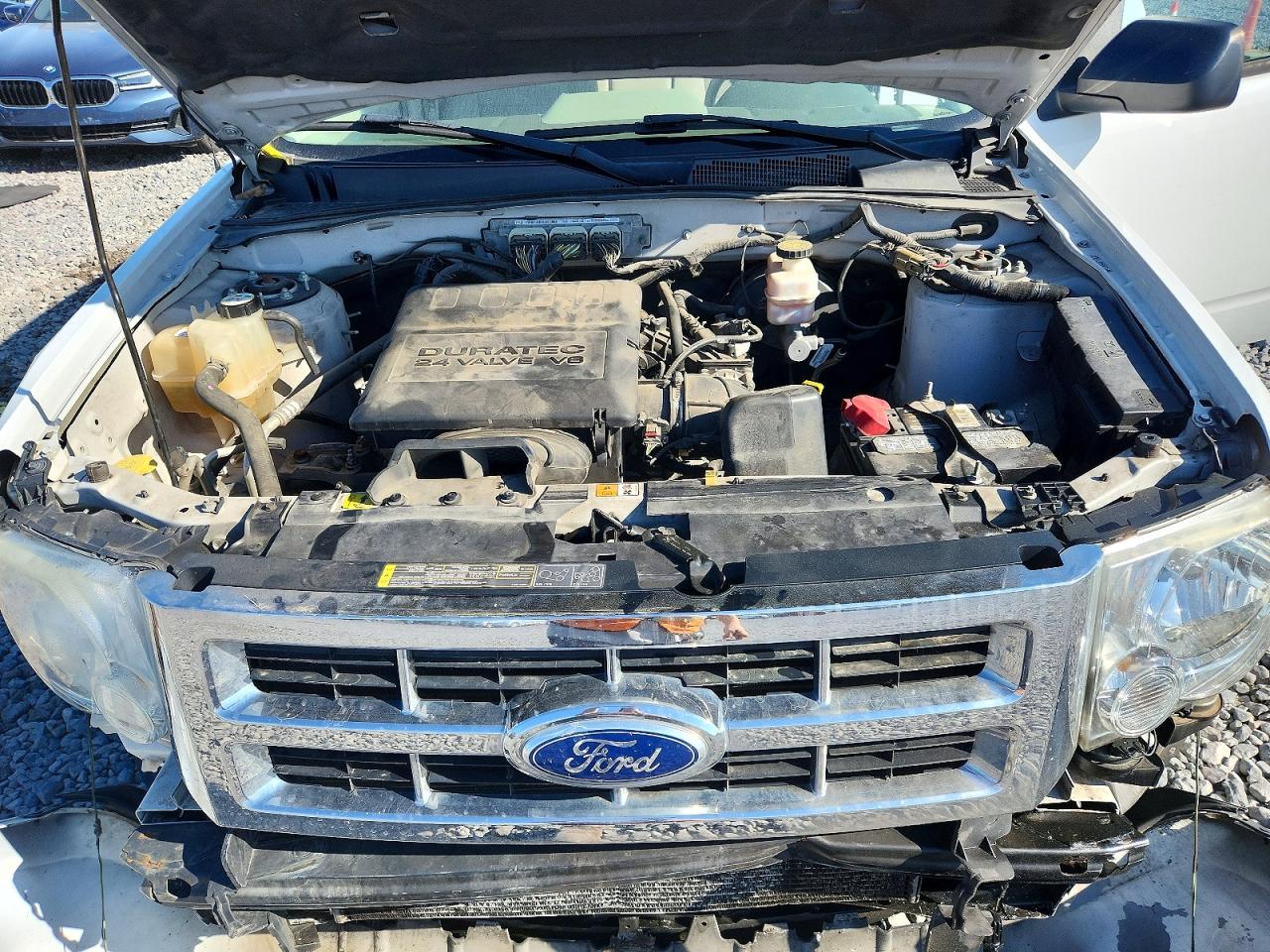 2011 FORD ESCAPE XLT photo 11