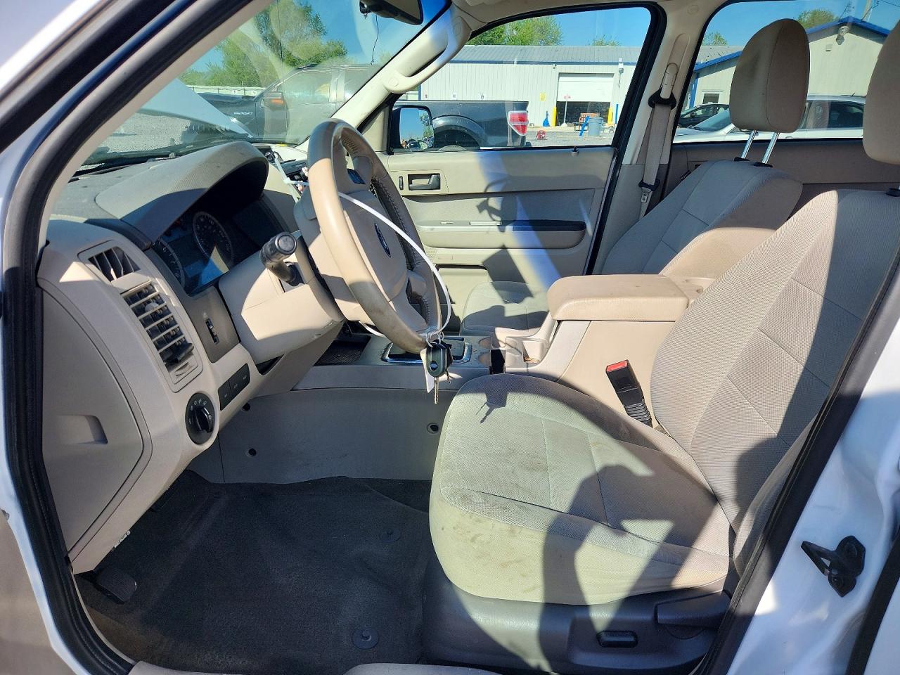 2011 FORD ESCAPE XLT photo 7