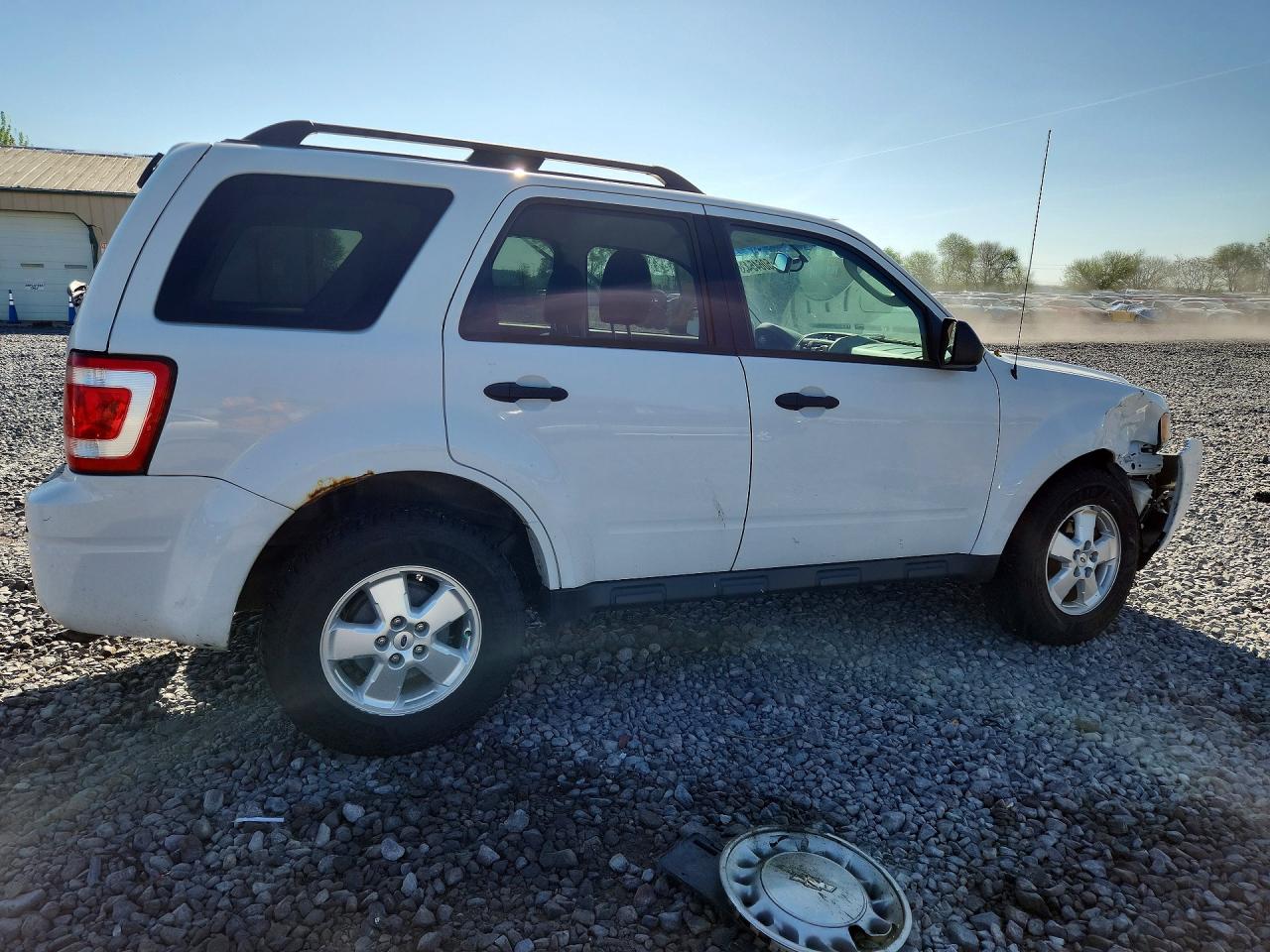 2011 FORD ESCAPE XLT photo 3