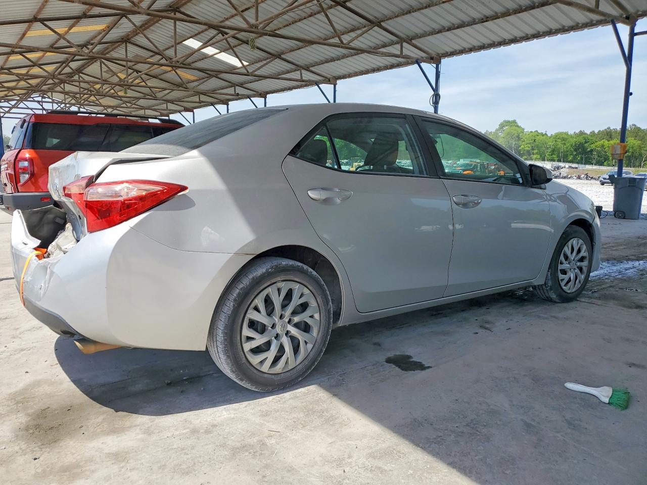 2018 TOYOTA COROLLA LE photo 5