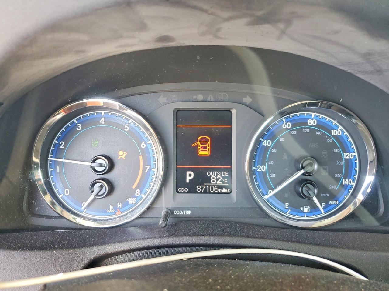 2018 TOYOTA COROLLA LE photo 17