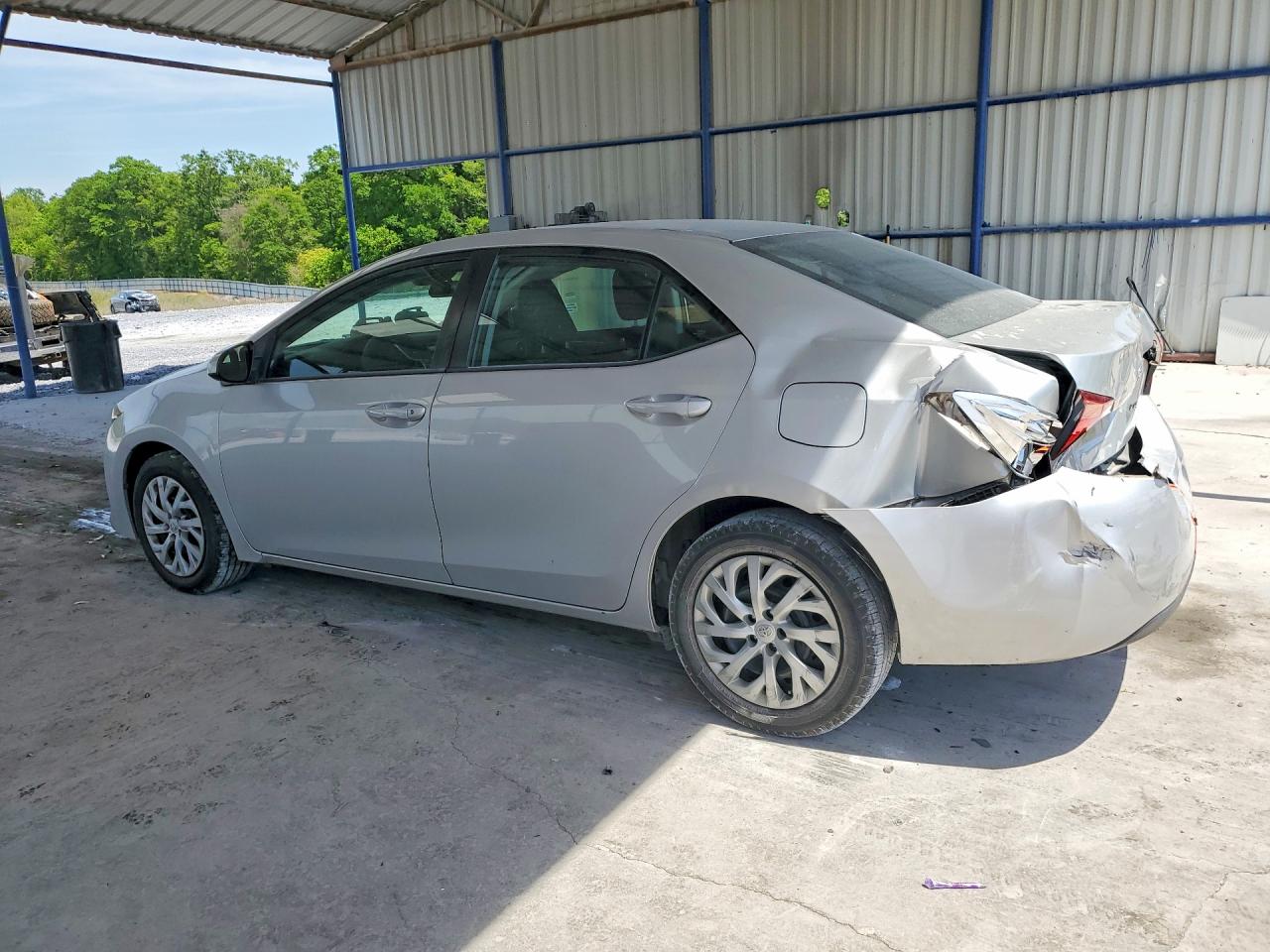 2018 TOYOTA COROLLA LE photo 3