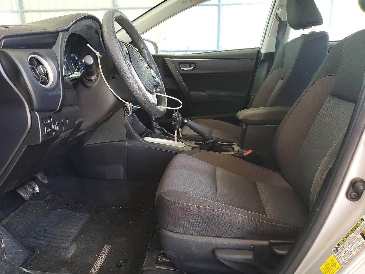 2018 TOYOTA COROLLA LE photo 13