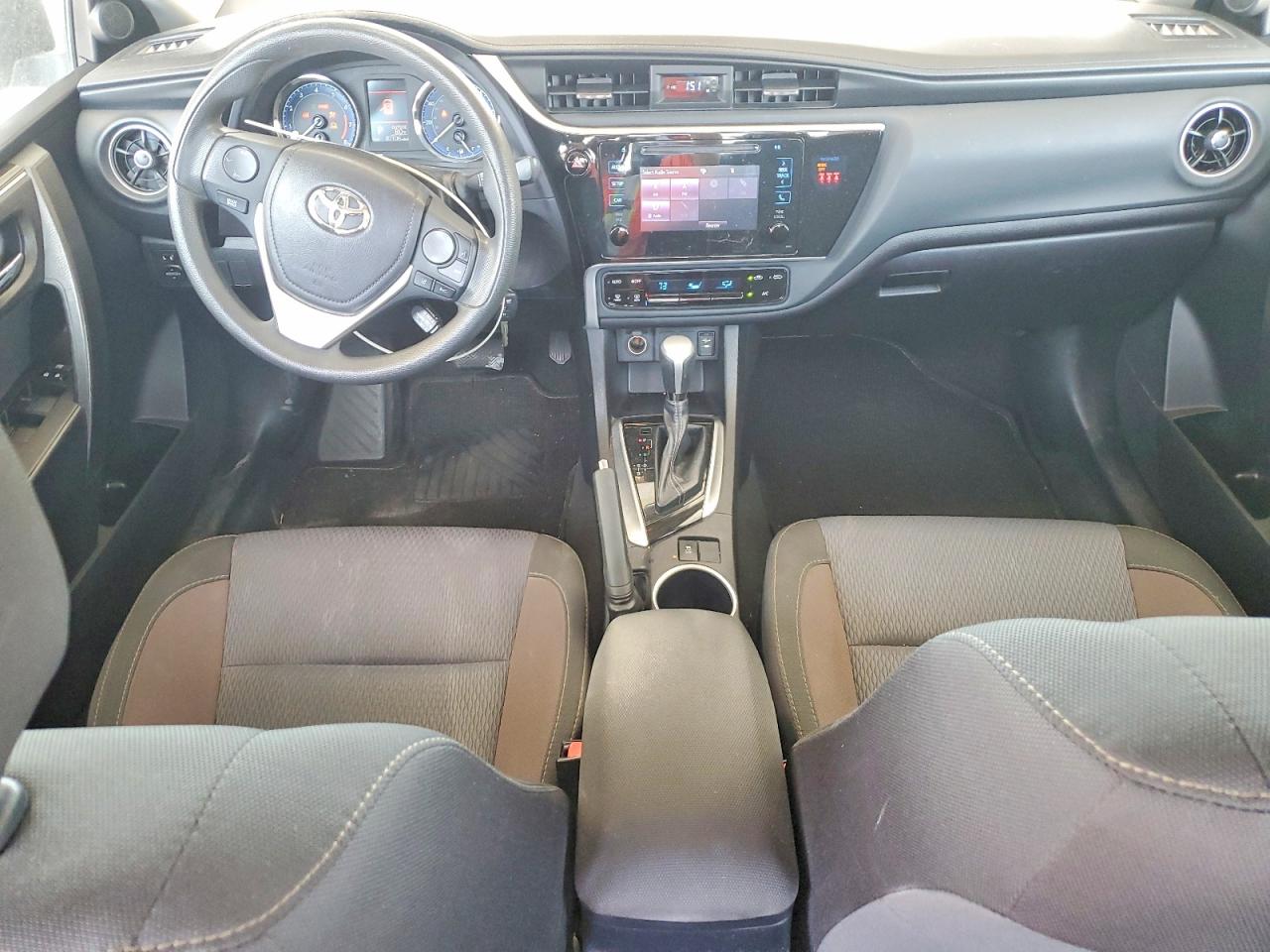 2018 TOYOTA COROLLA LE photo 15