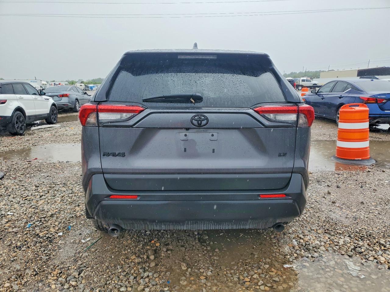2025 TOYOTA RAV4 LE photo 11