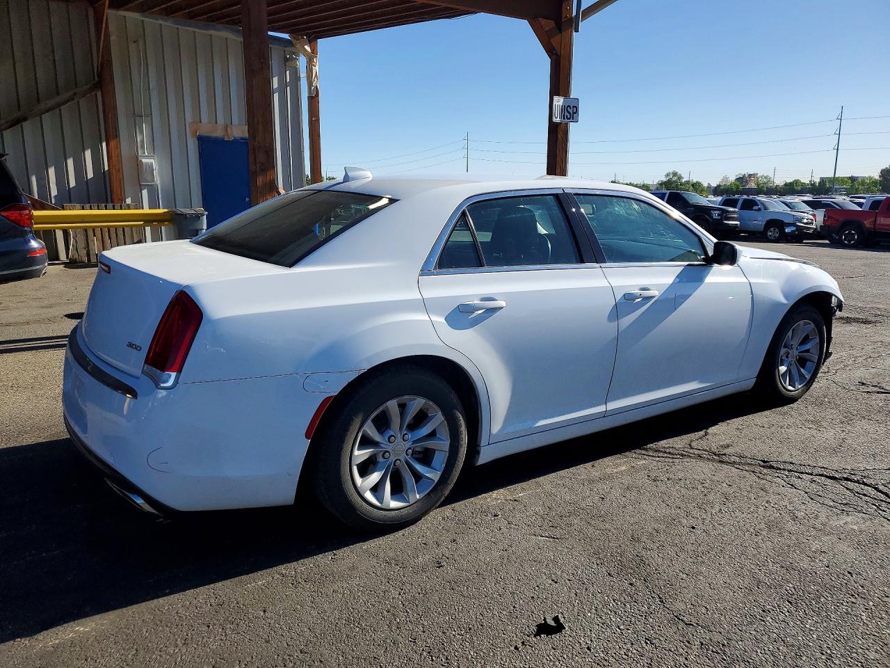 2022 CHRYSLER 300 TOURING photo 3