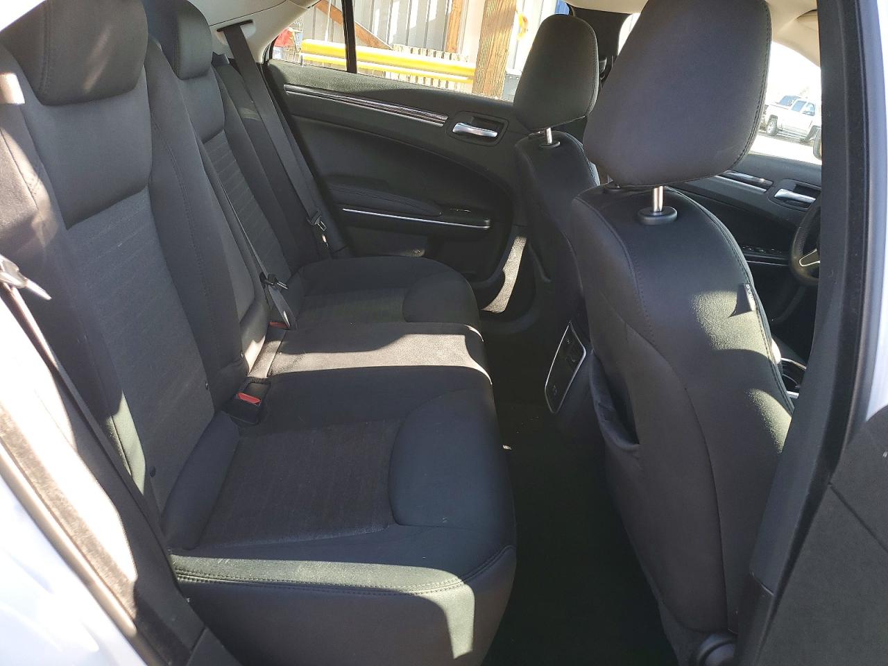 2022 CHRYSLER 300 TOURING photo 10