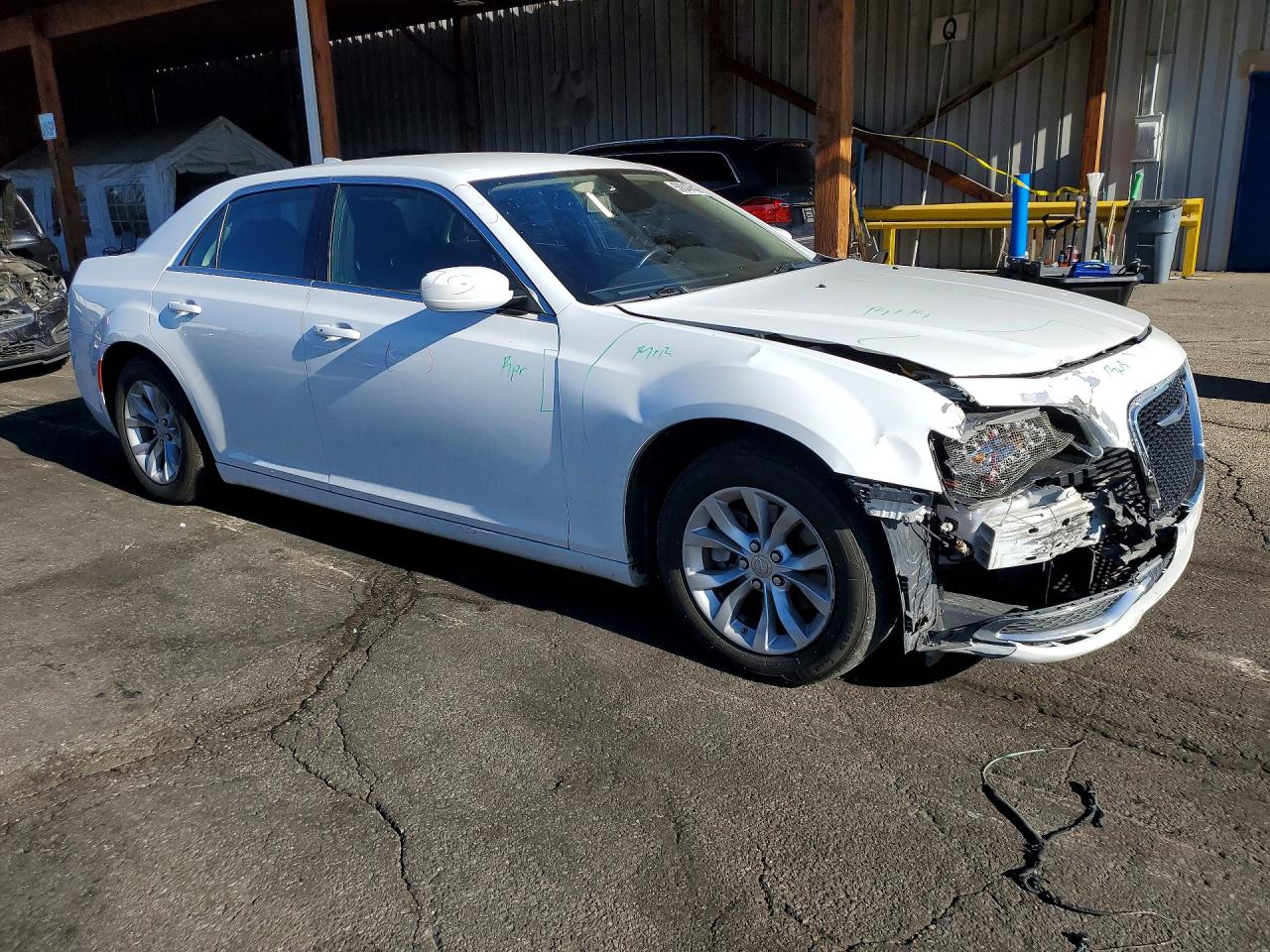 2022 CHRYSLER 300 TOURING photo 4