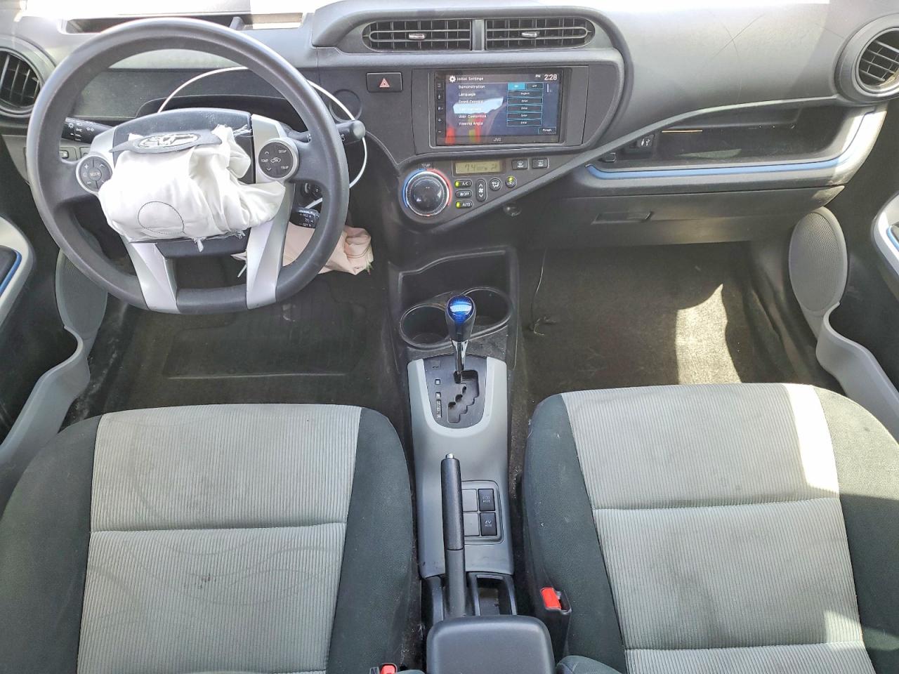 2013 TOYOTA PRIUS C photo 15