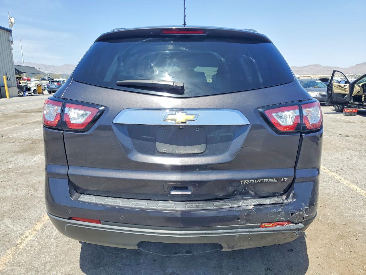 2014 CHEVROLET TRAVERSE LT photo 16