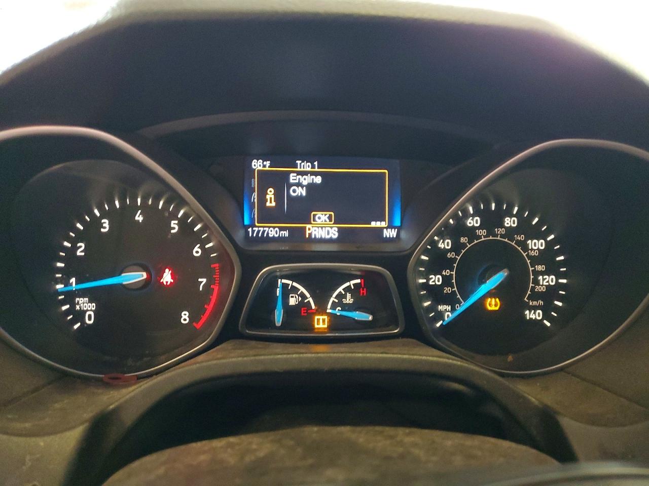 2015 FORD FOCUS SE photo 25