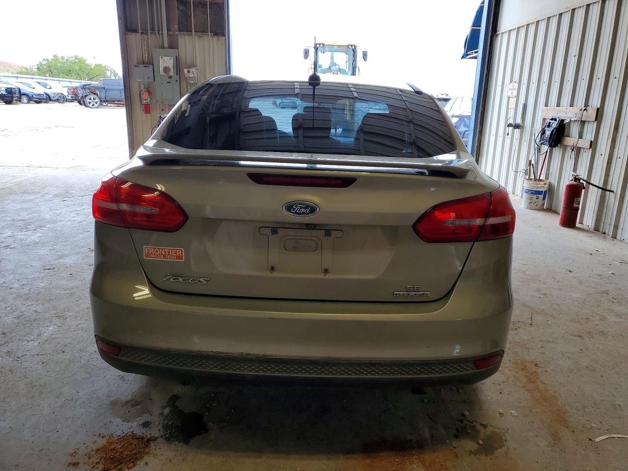 2015 FORD FOCUS SE photo 16