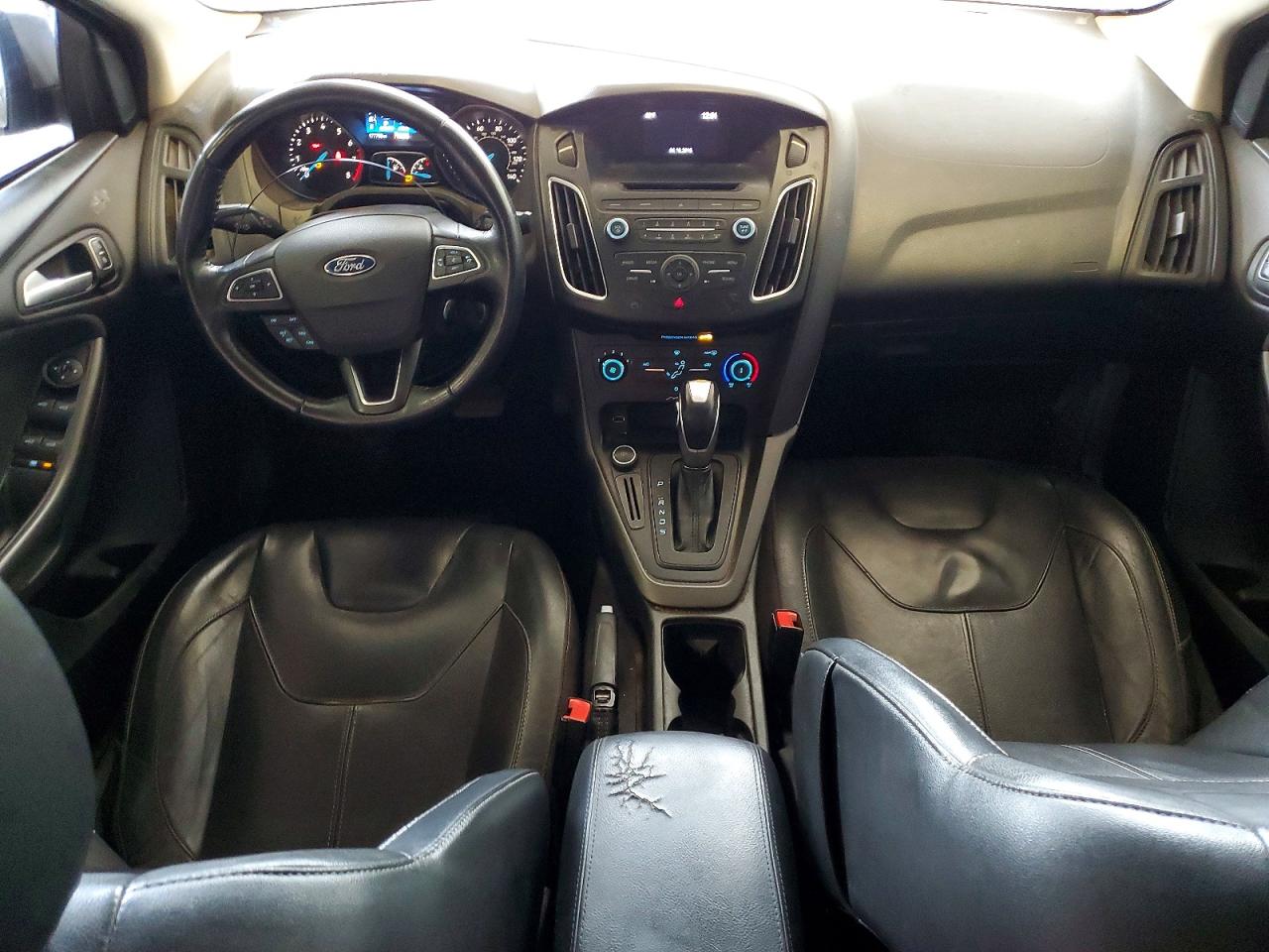 2015 FORD FOCUS SE photo 22