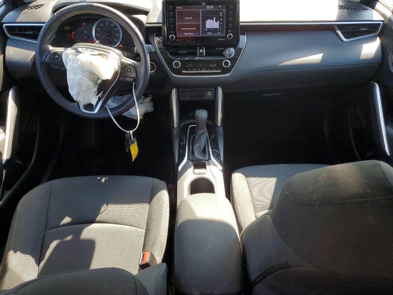 2022 TOYOTA COROLLA CROSS LE photo 22