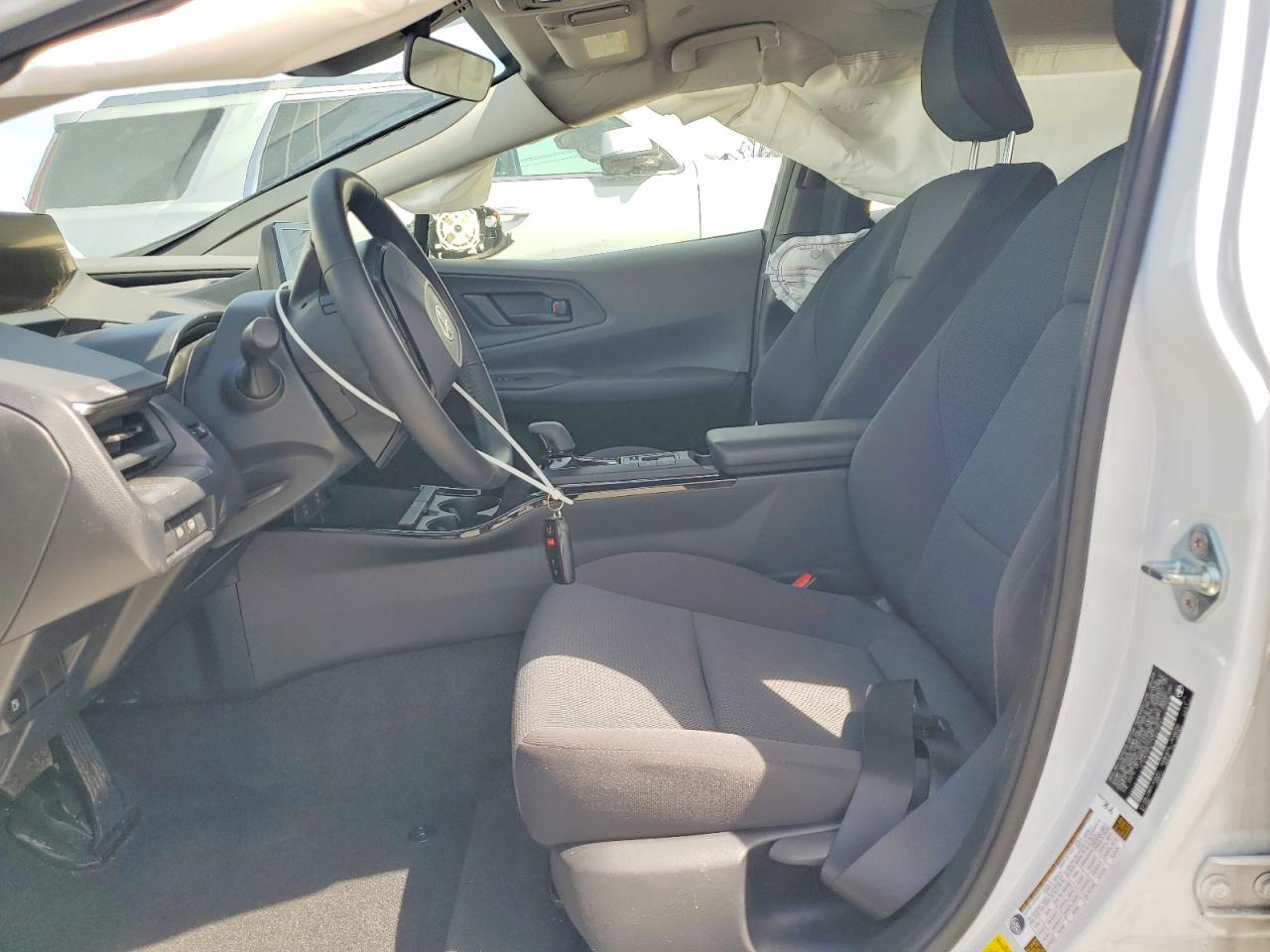 2024 TOYOTA PRIUS LE photo 13