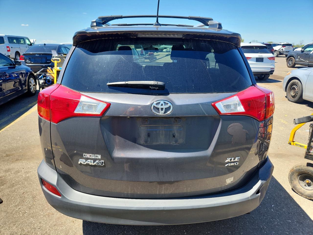 2013 TOYOTA RAV4 XLE photo 11
