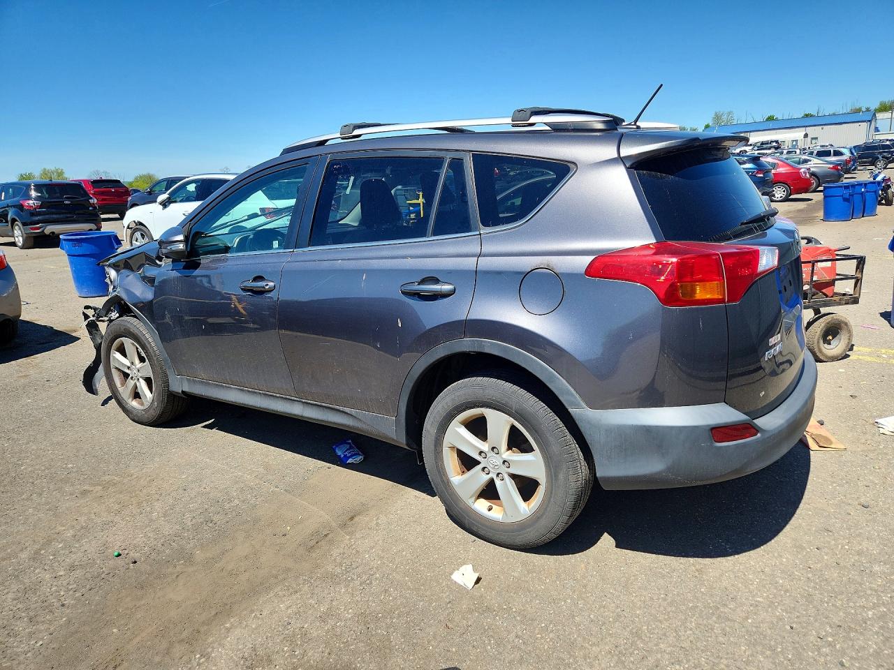 2013 TOYOTA RAV4 XLE photo 3