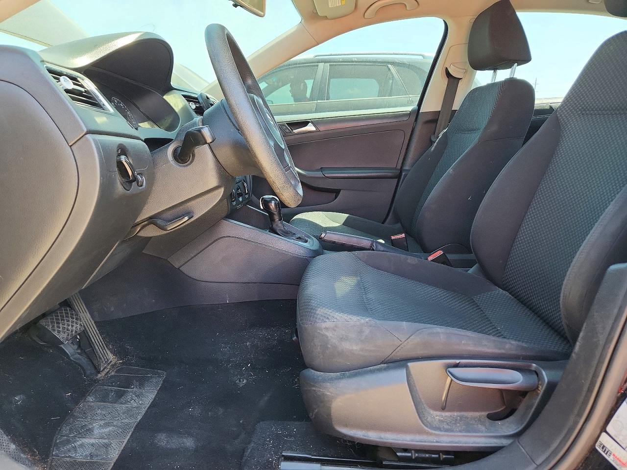 2013 VOLKSWAGEN JETTA BASE photo 19