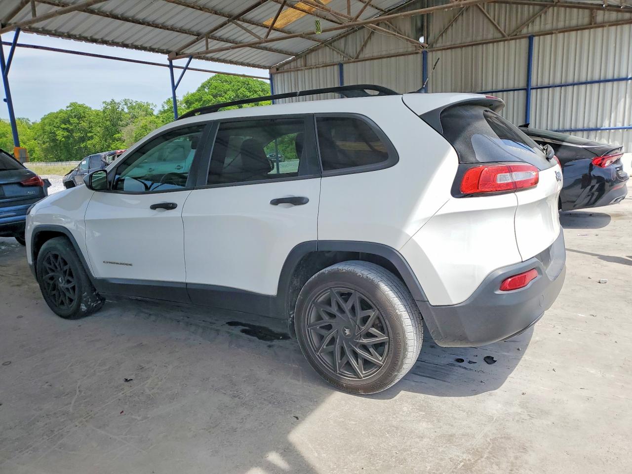 2017 JEEP CHEROKEE SPORT photo 4
