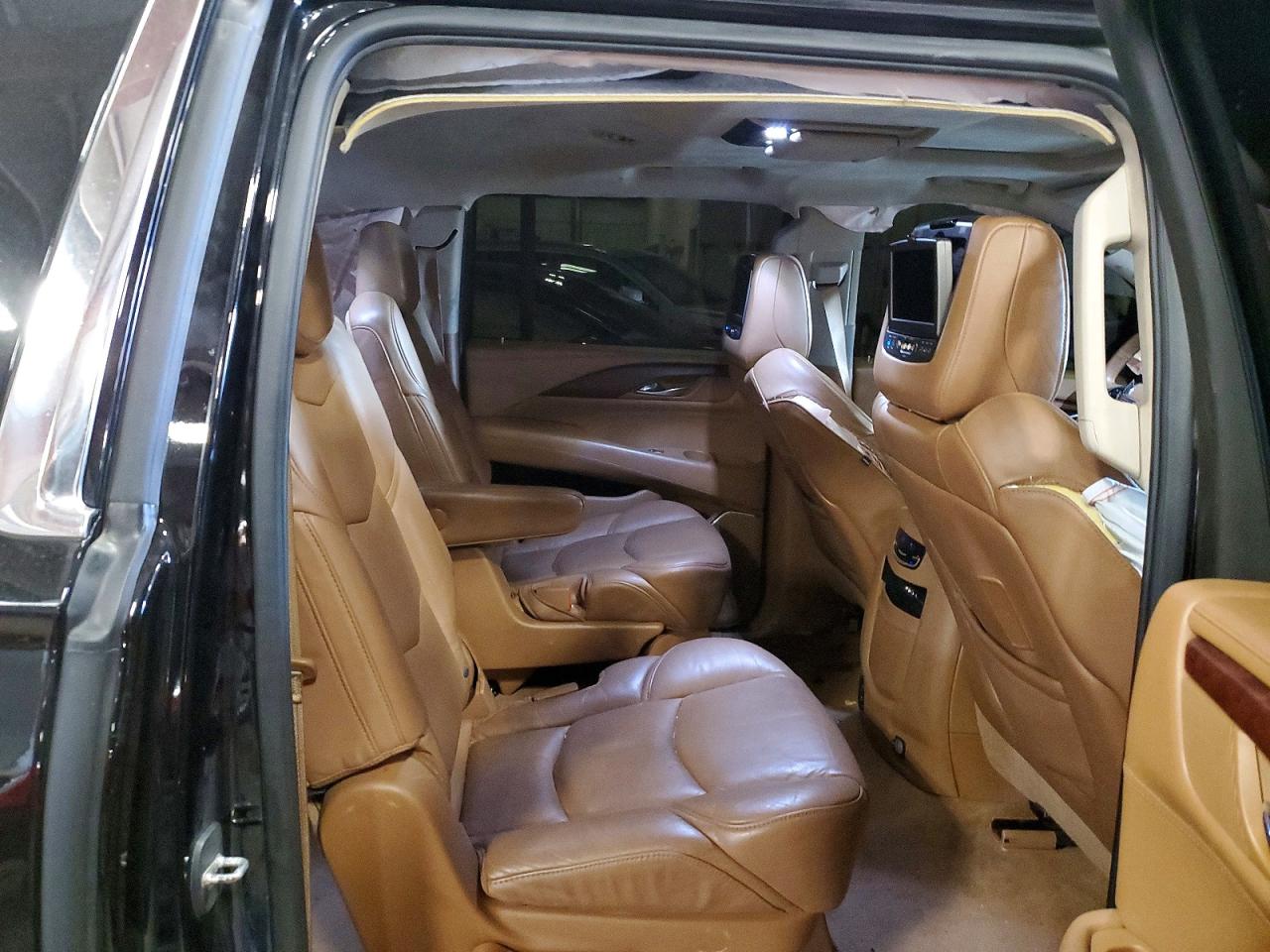 2016 CADILLAC ESCALADE ESV PLATINUM photo 31