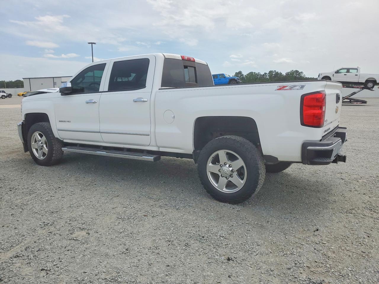 2015 CHEVROLET SILVERADO K2500 HEAVY DUTY LTZ photo 4
