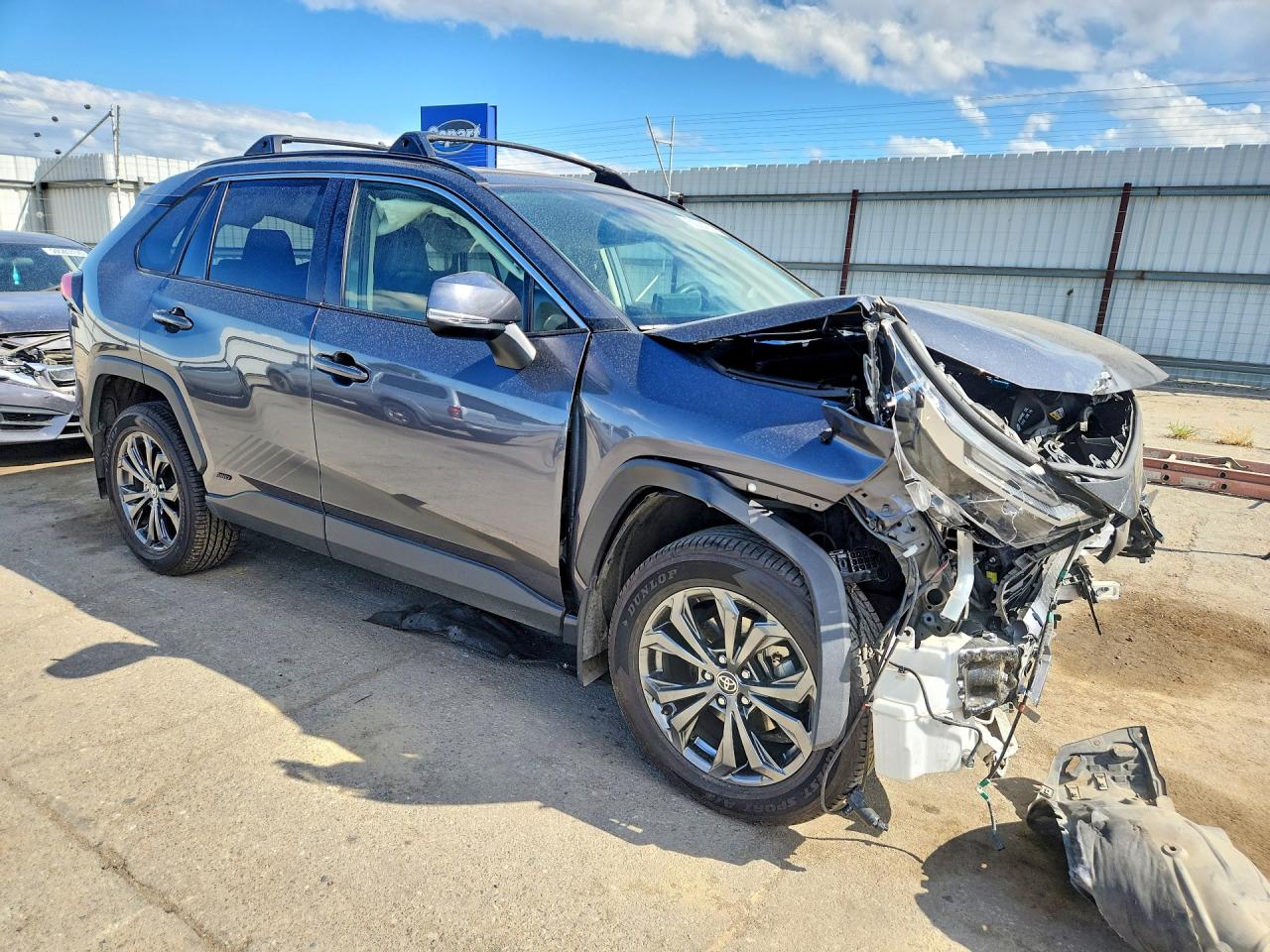 2022 TOYOTA RAV4 XLE PREMIUM photo 10