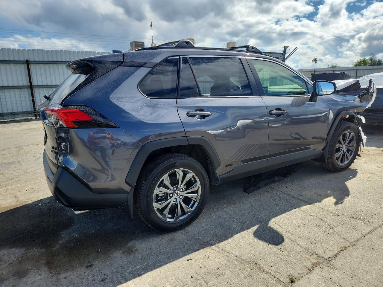 2022 TOYOTA RAV4 XLE PREMIUM photo 7