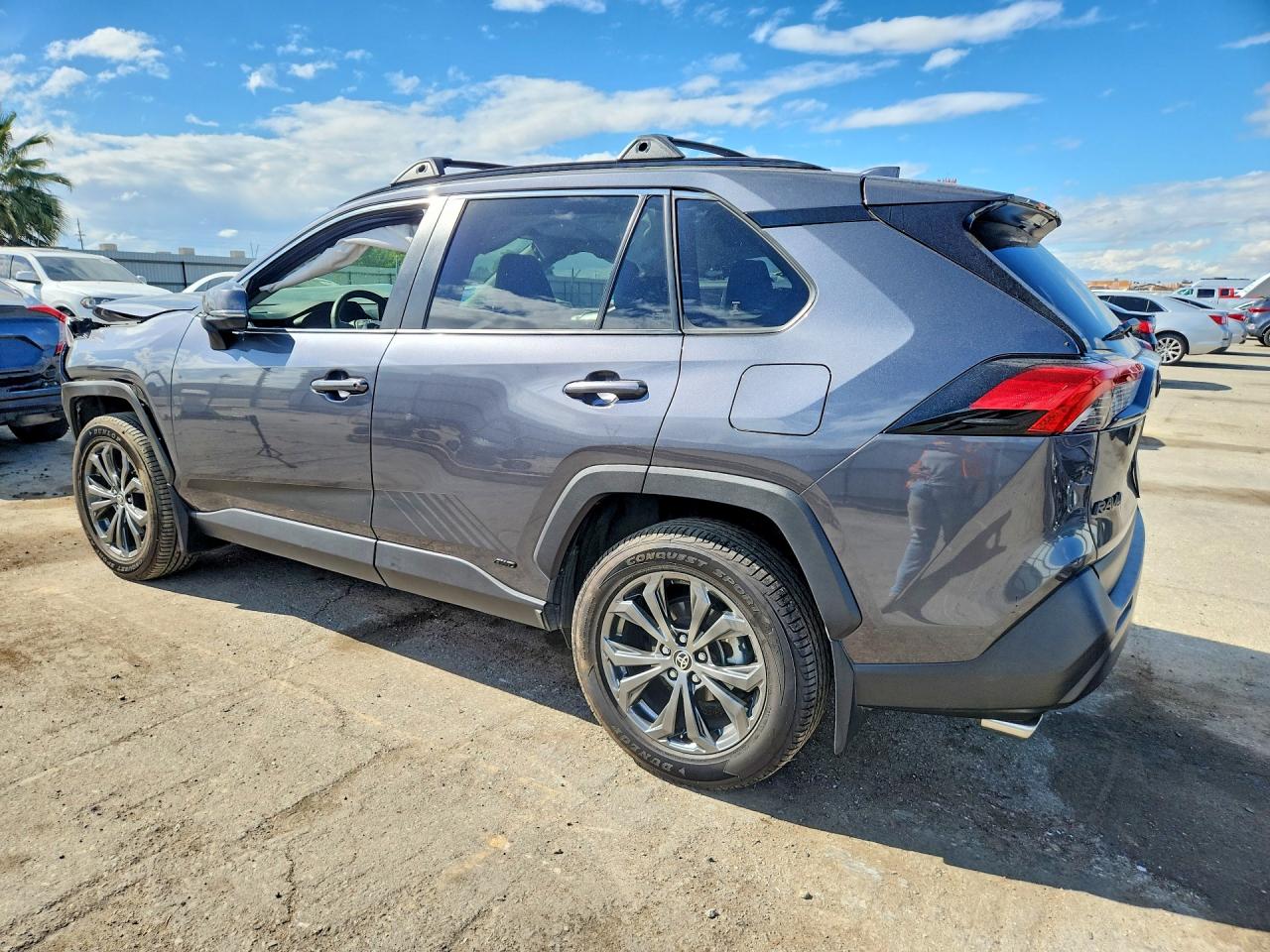 2022 TOYOTA RAV4 XLE PREMIUM photo 4