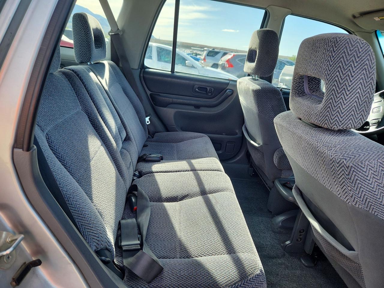 1998 HONDA CR-V LX photo 21