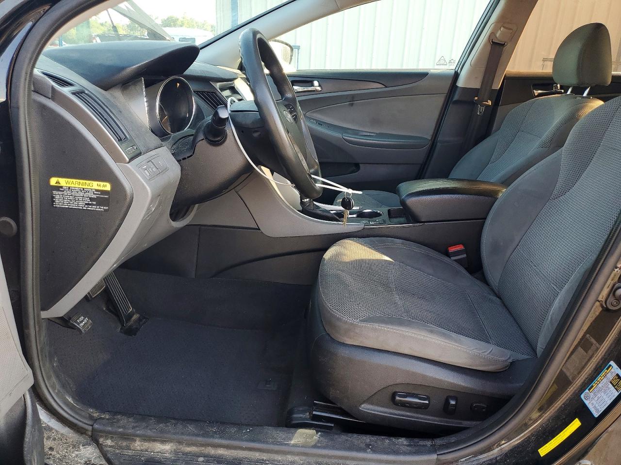 2014 HYUNDAI SONATA GLS photo 19