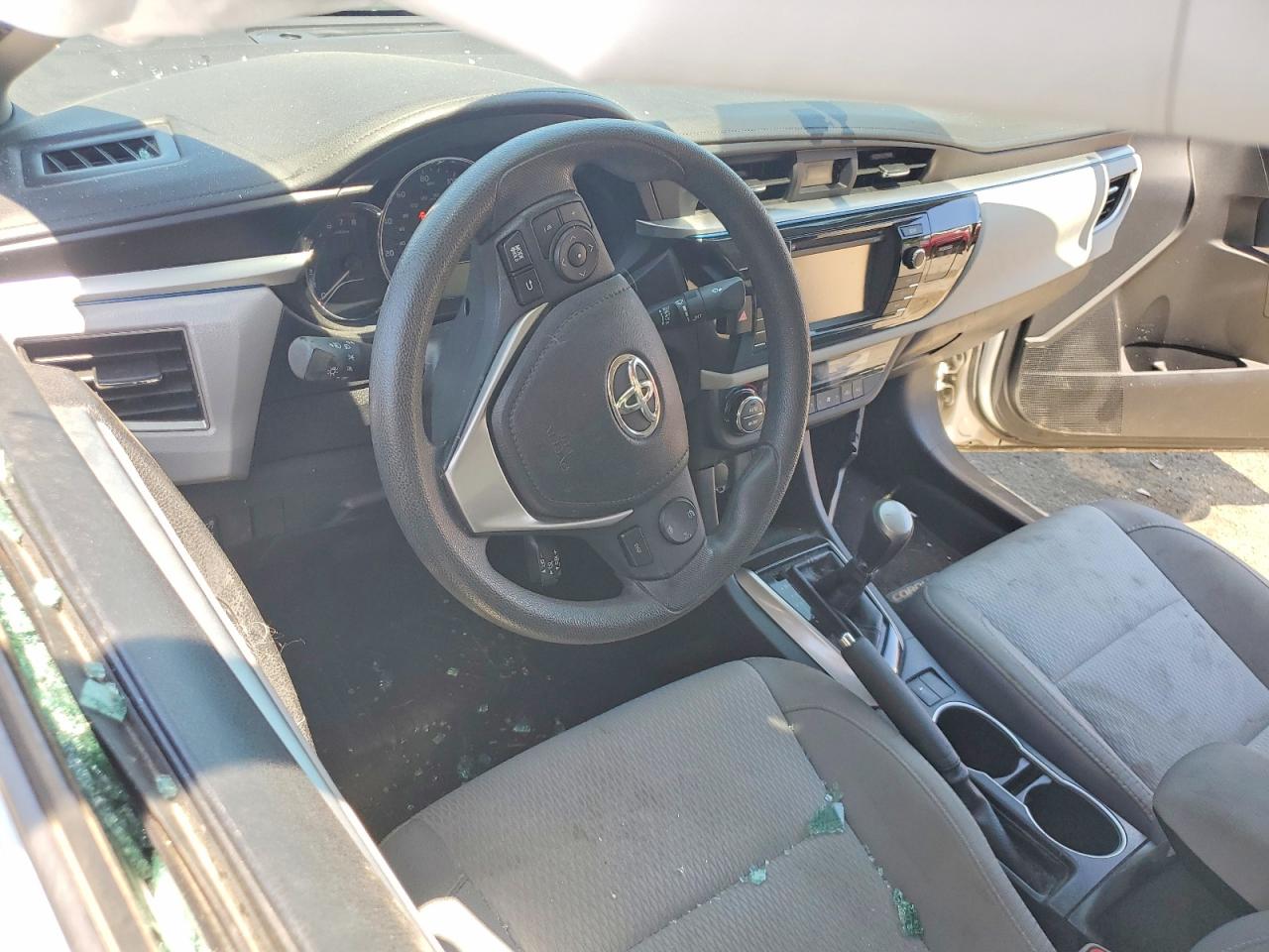 2015 TOYOTA COROLLA LE photo 8