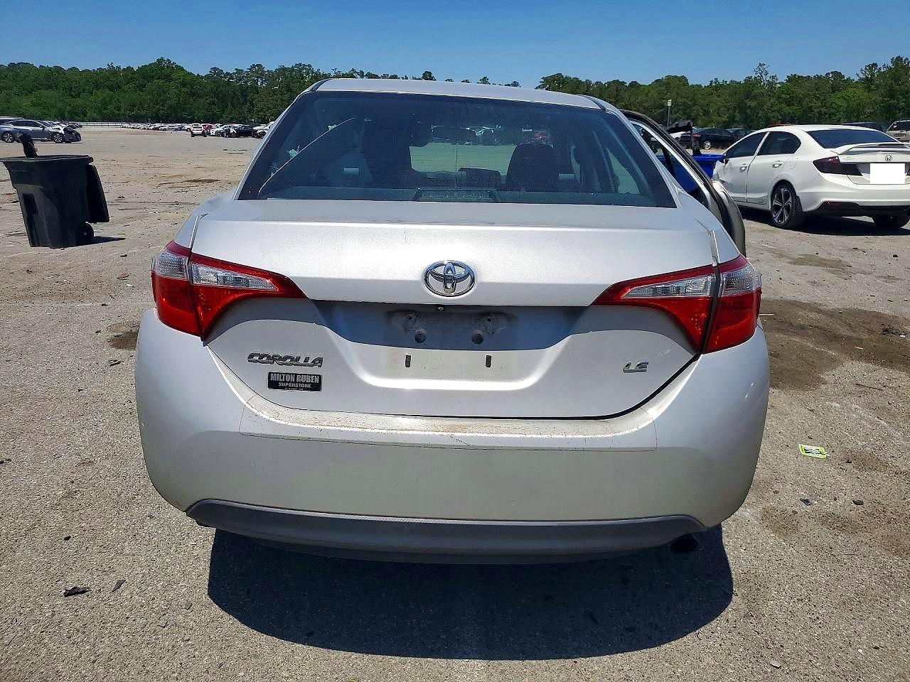 2015 TOYOTA COROLLA LE photo 6