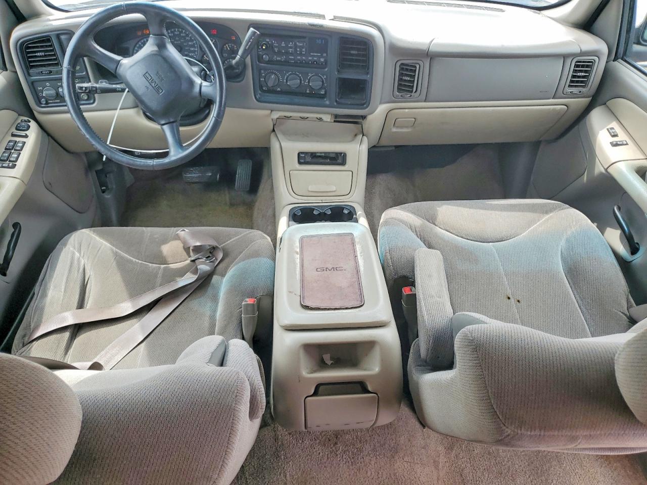 2002 GMC YUKON photo 15