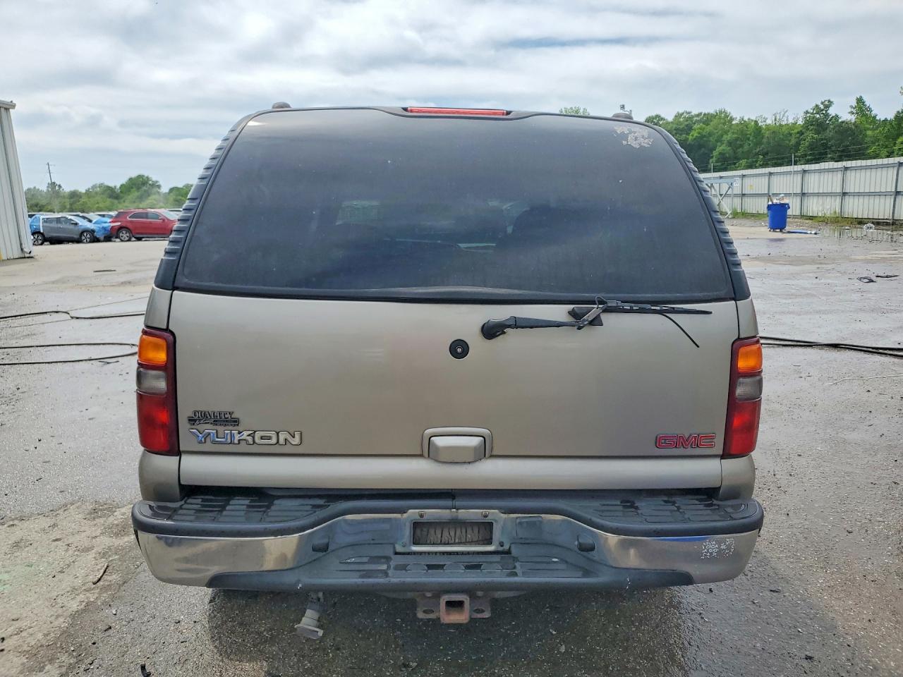 2002 GMC YUKON photo 11