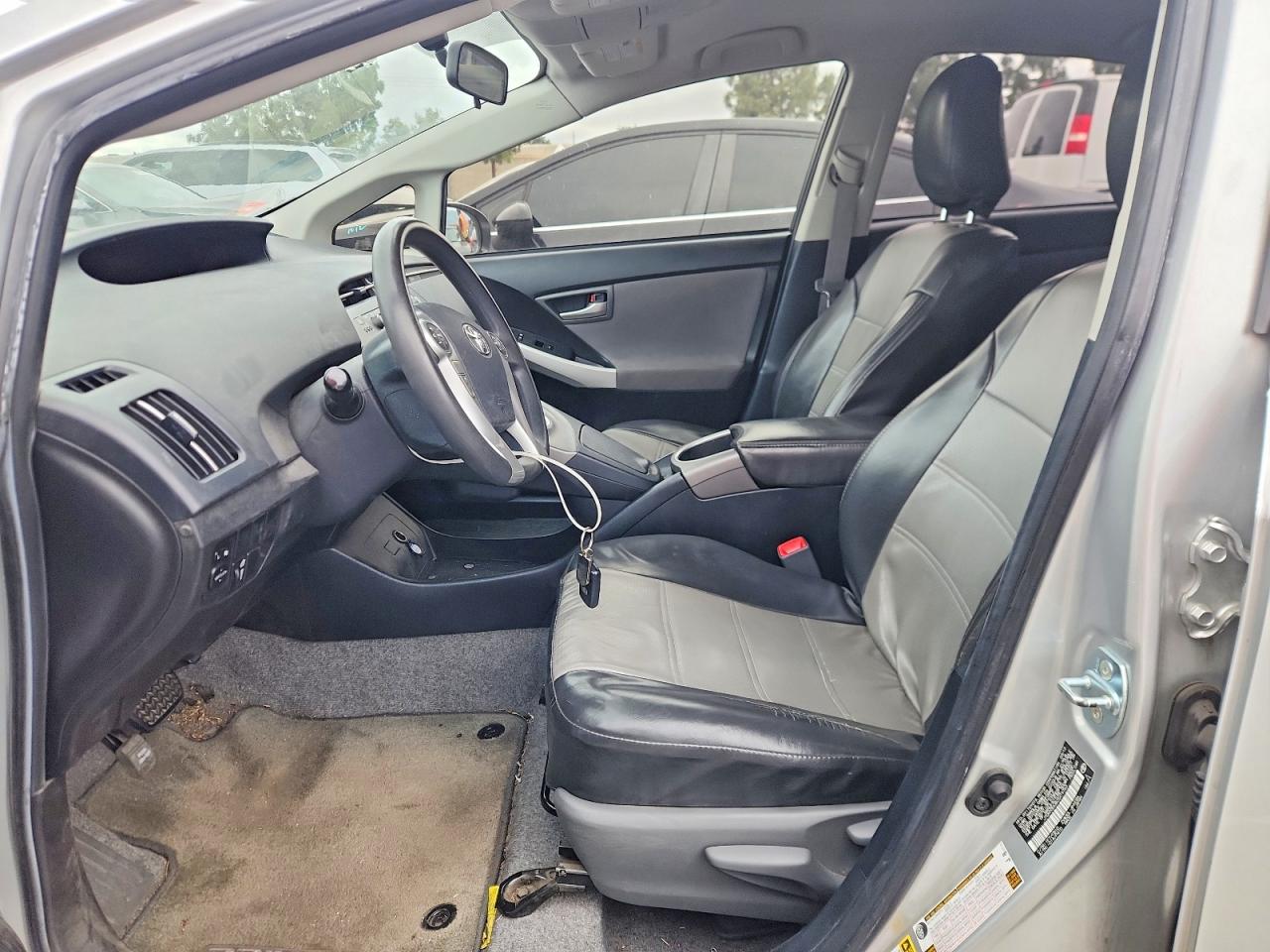 2012 TOYOTA PRIUS TWO photo 13