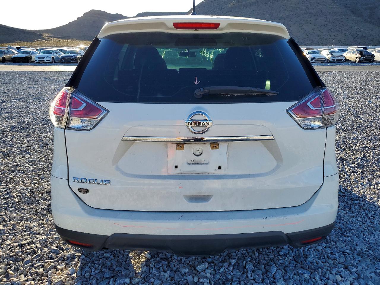 2016 NISSAN ROGUE S photo 16
