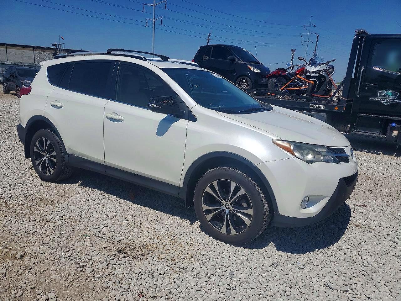 2015 TOYOTA RAV4 LIMITED photo 4
