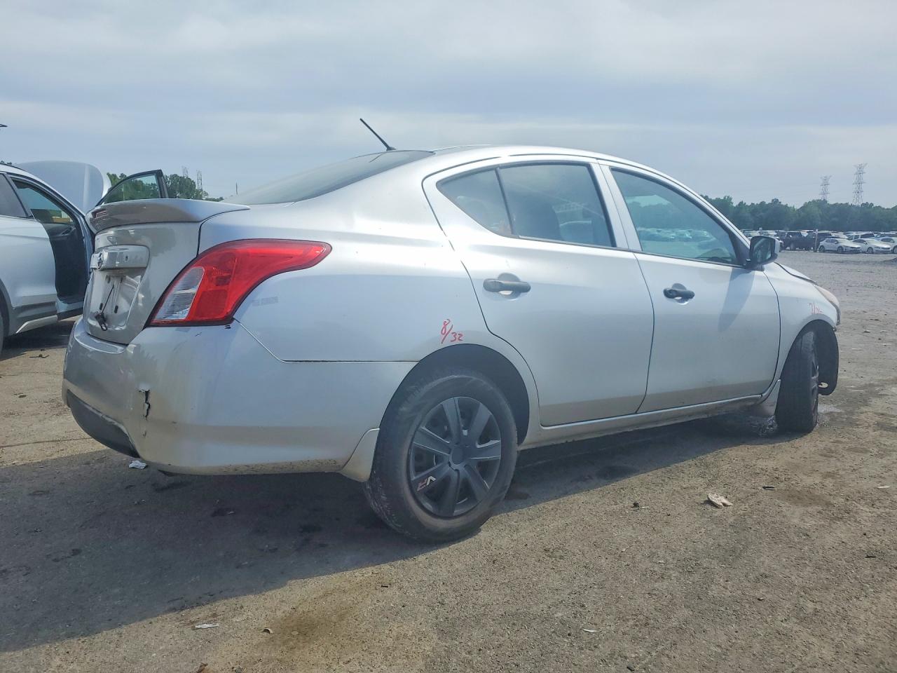 2018 NISSAN VERSA S PLUS photo 7