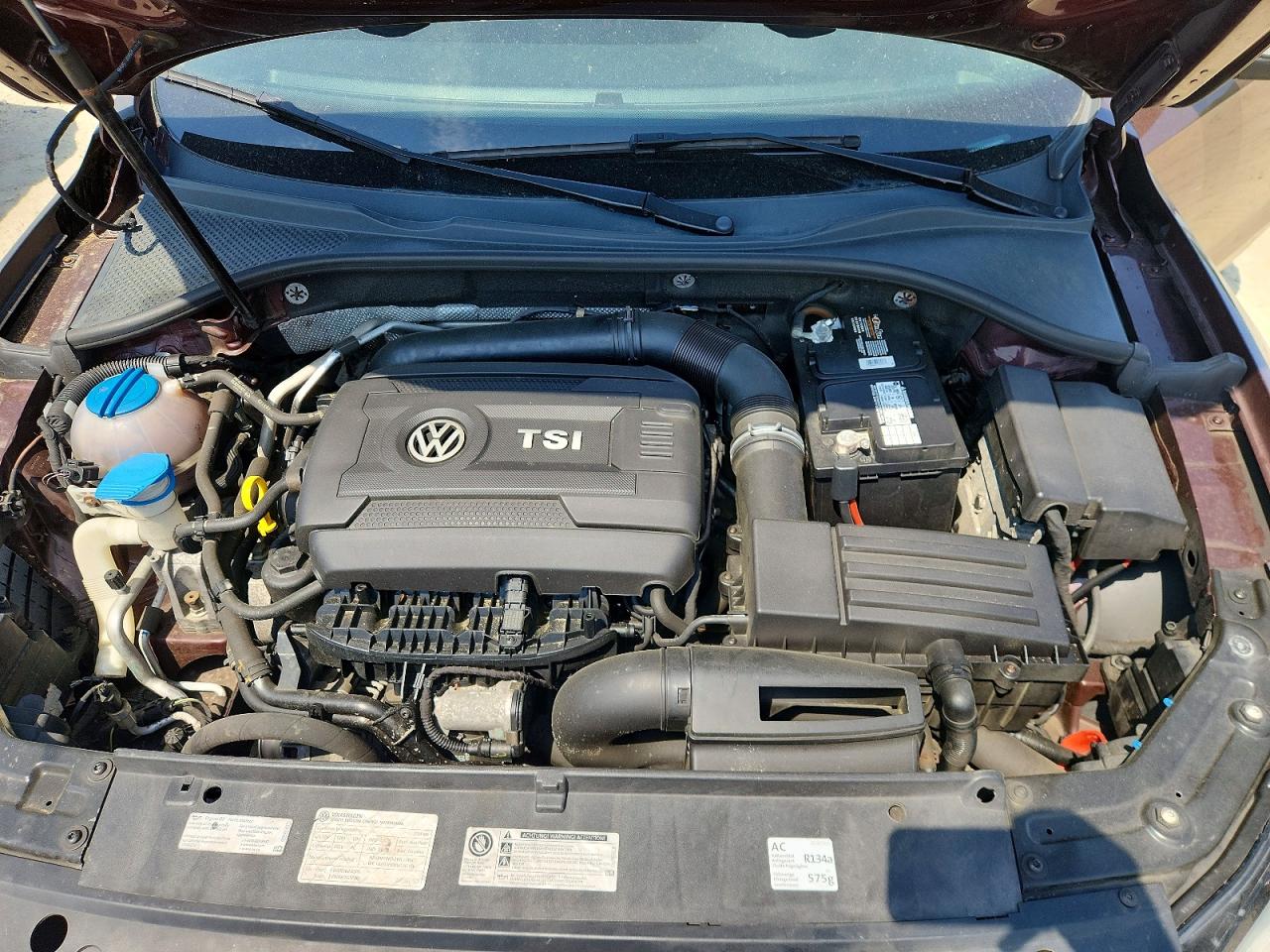 2014 VOLKSWAGEN PASSAT S photo 21