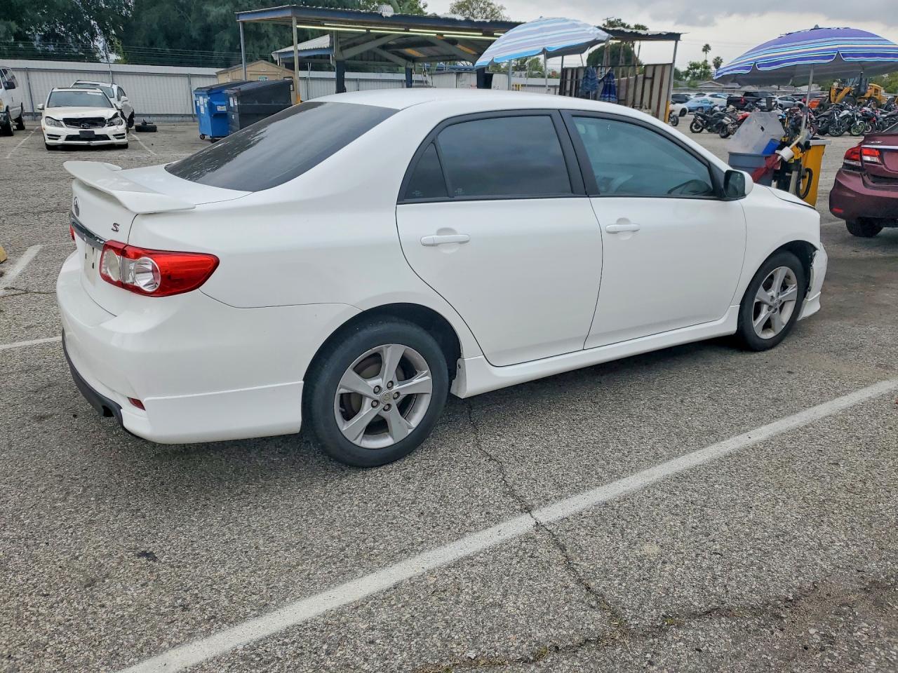 2011 TOYOTA COROLLA S photo 7