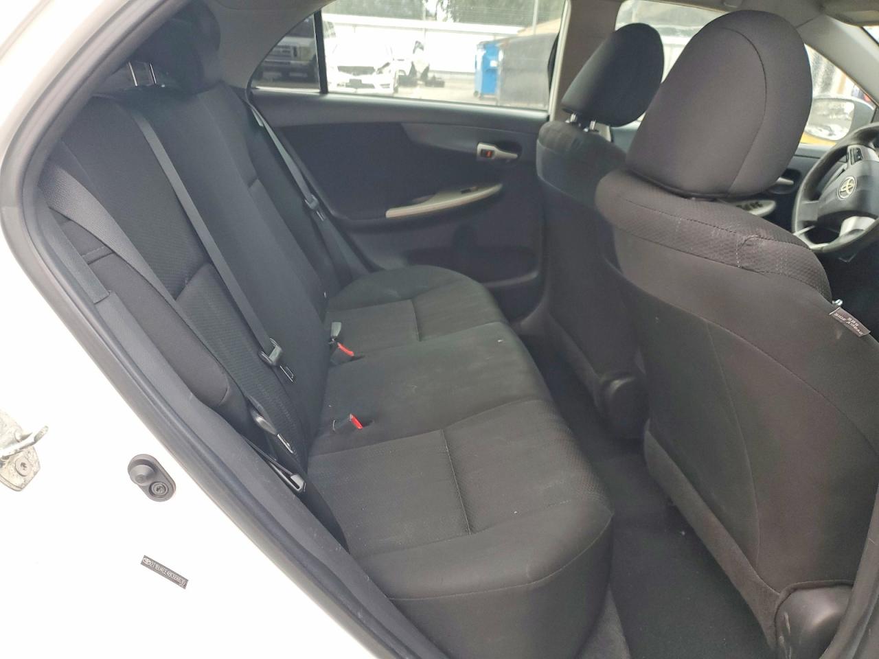 2011 TOYOTA COROLLA S photo 28
