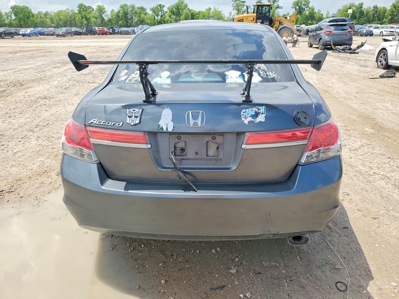 2011 HONDA ACCORD LX photo 11