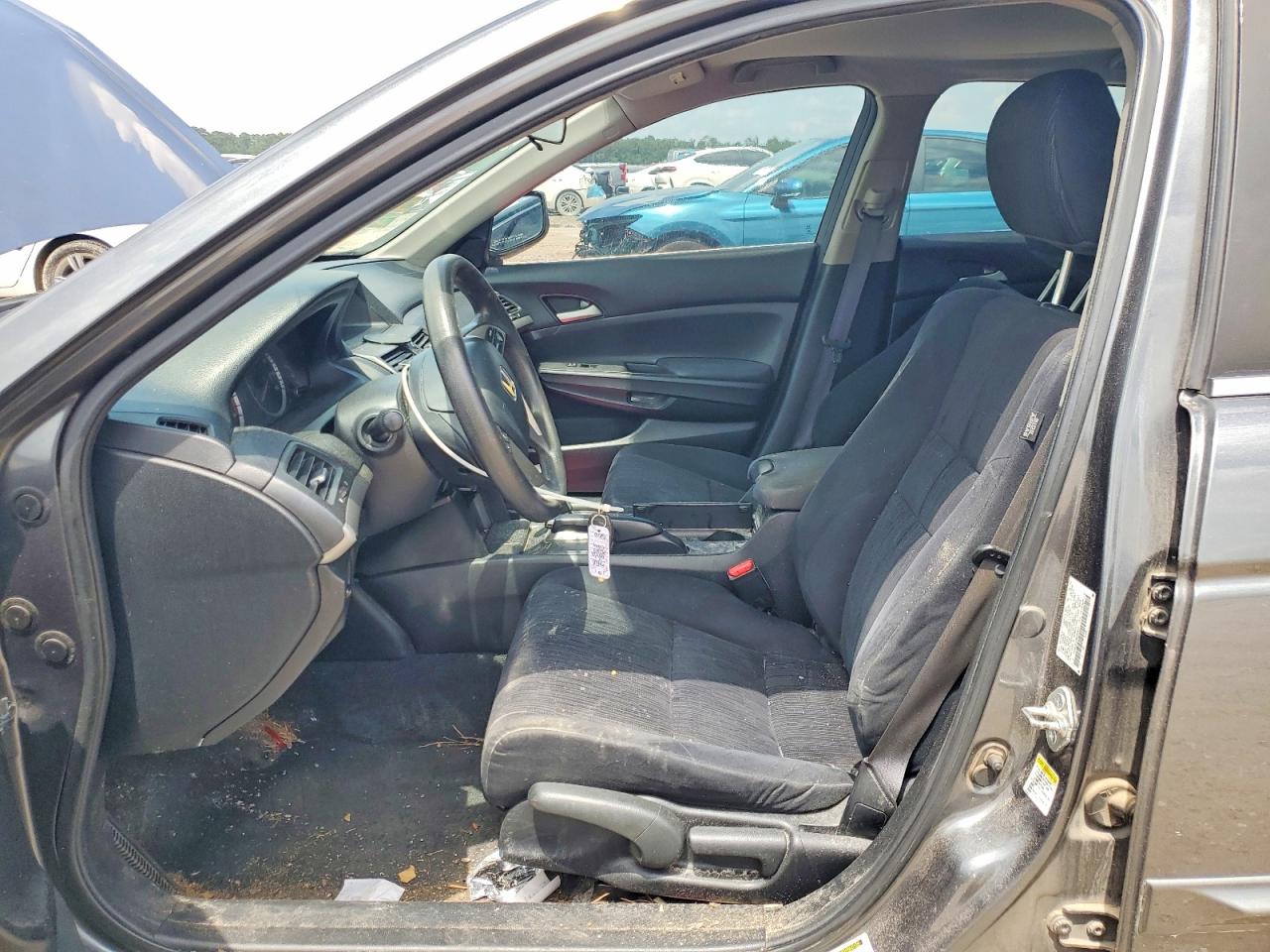 2011 HONDA ACCORD LX photo 13