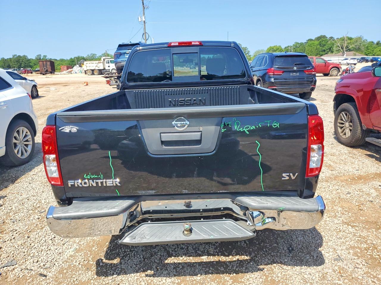 2017 NISSAN FRONTIER SV photo 11