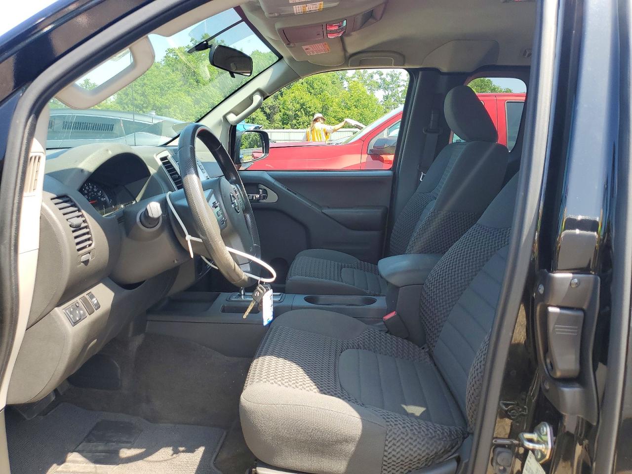 2017 NISSAN FRONTIER SV photo 13