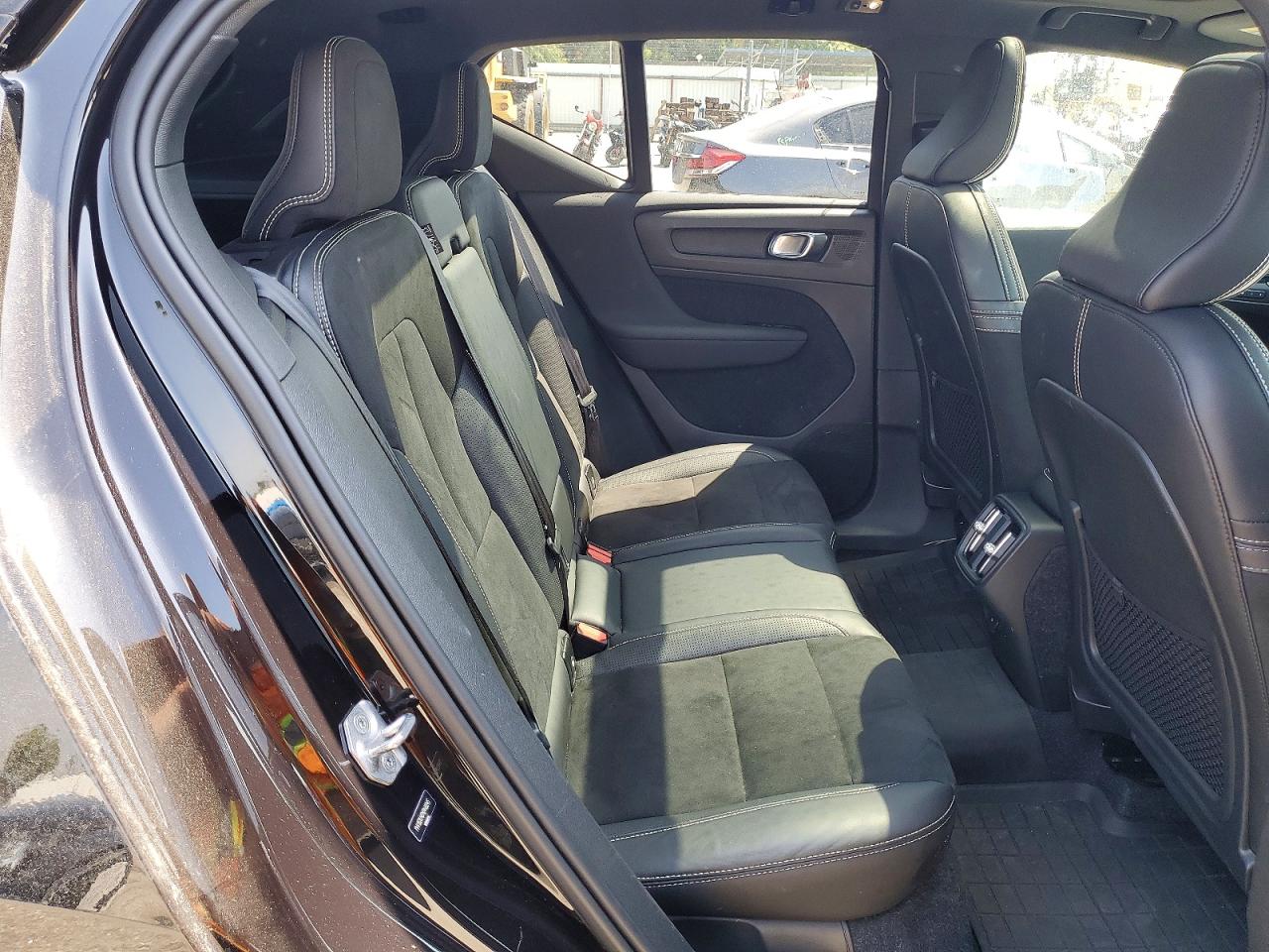 2021 VOLVO XC40 T5 R-DESIGN photo 21