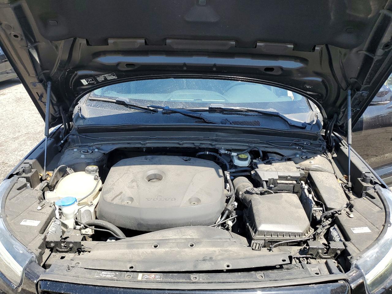 2021 VOLVO XC40 T5 R-DESIGN photo 23
