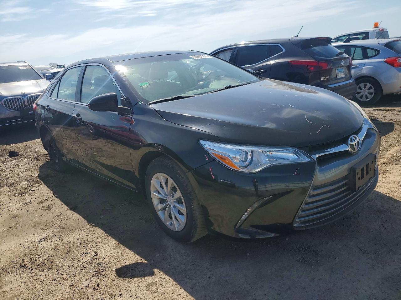 2016 TOYOTA CAMRY LE photo 4