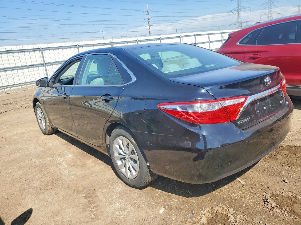 2016 TOYOTA CAMRY LE photo 2